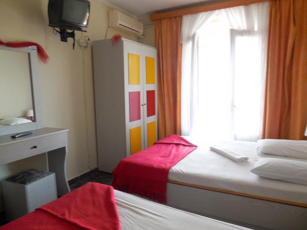 Hotel Dias Apartment Makrygialos Exteriör bild
